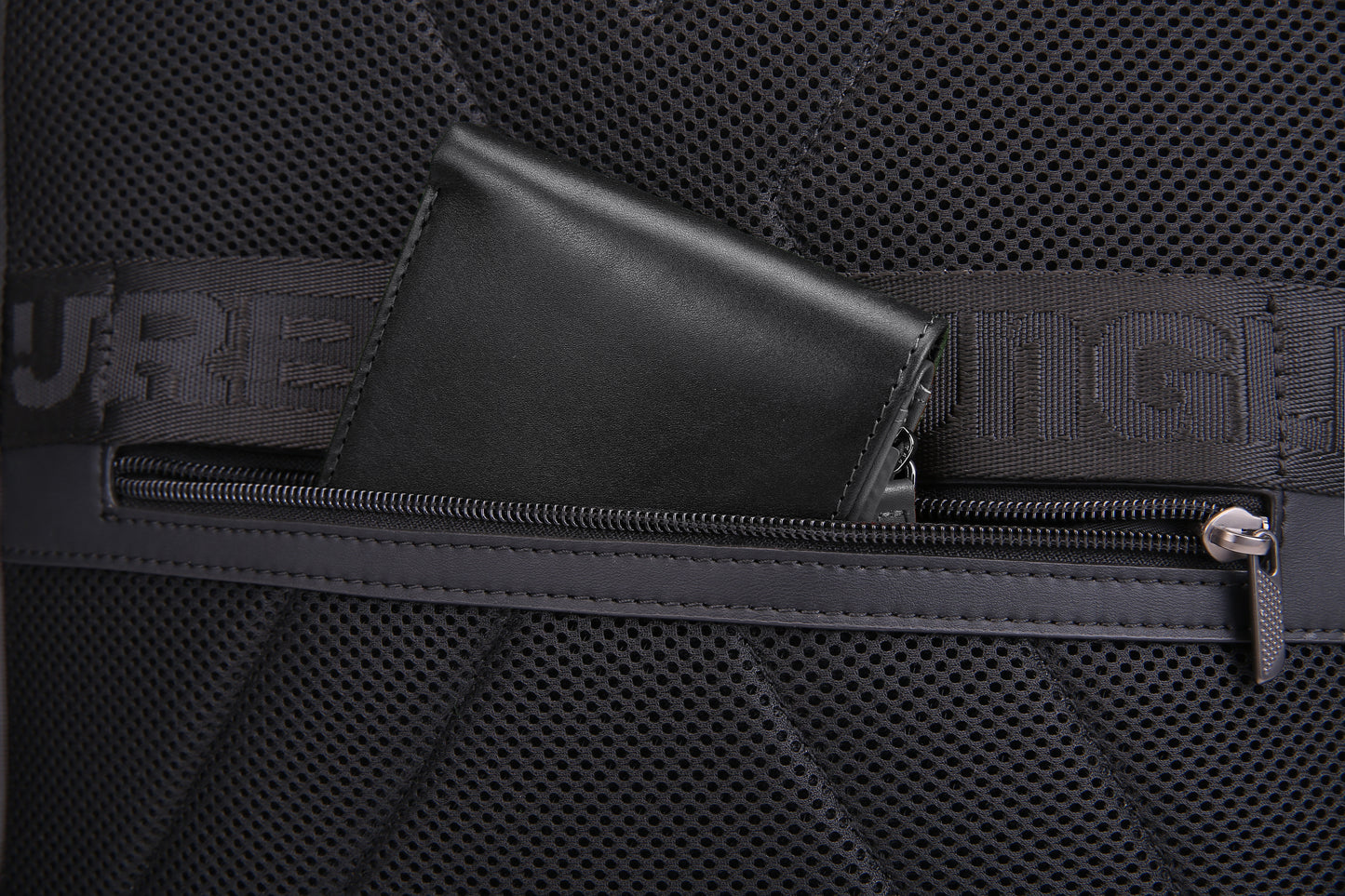 City Run Backpack -Olive-Large | Urban Jungle at Broadway
