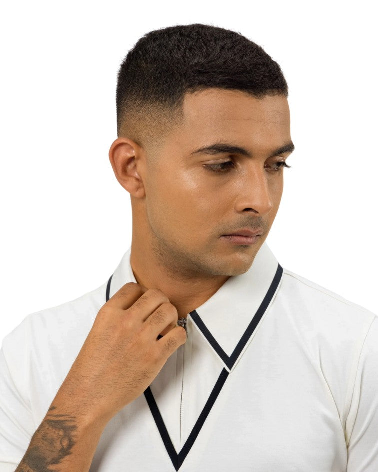 Spear Point Collar Zipper Poloshirt