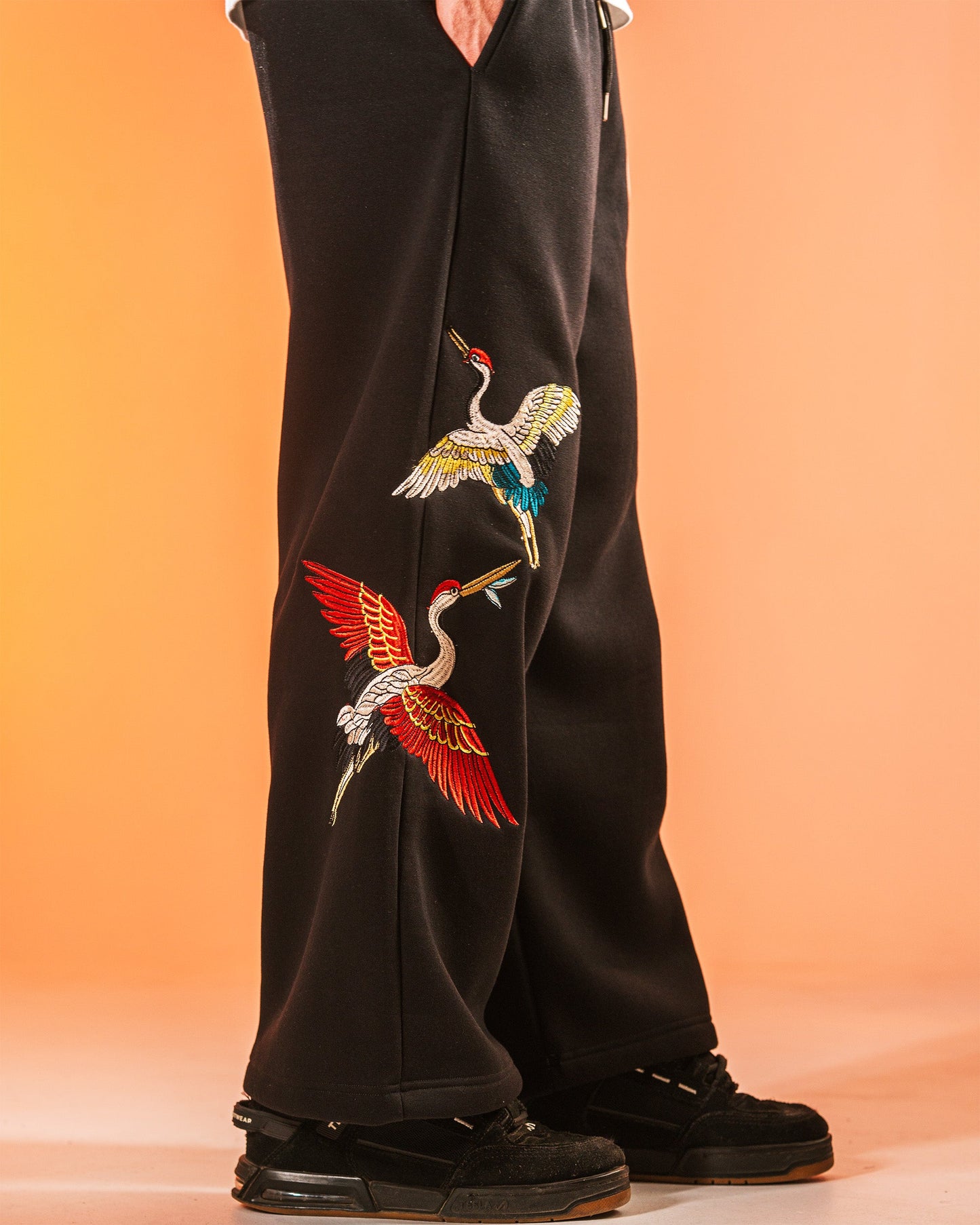 ETERNAL SKY SWEATPANTS - BLACK