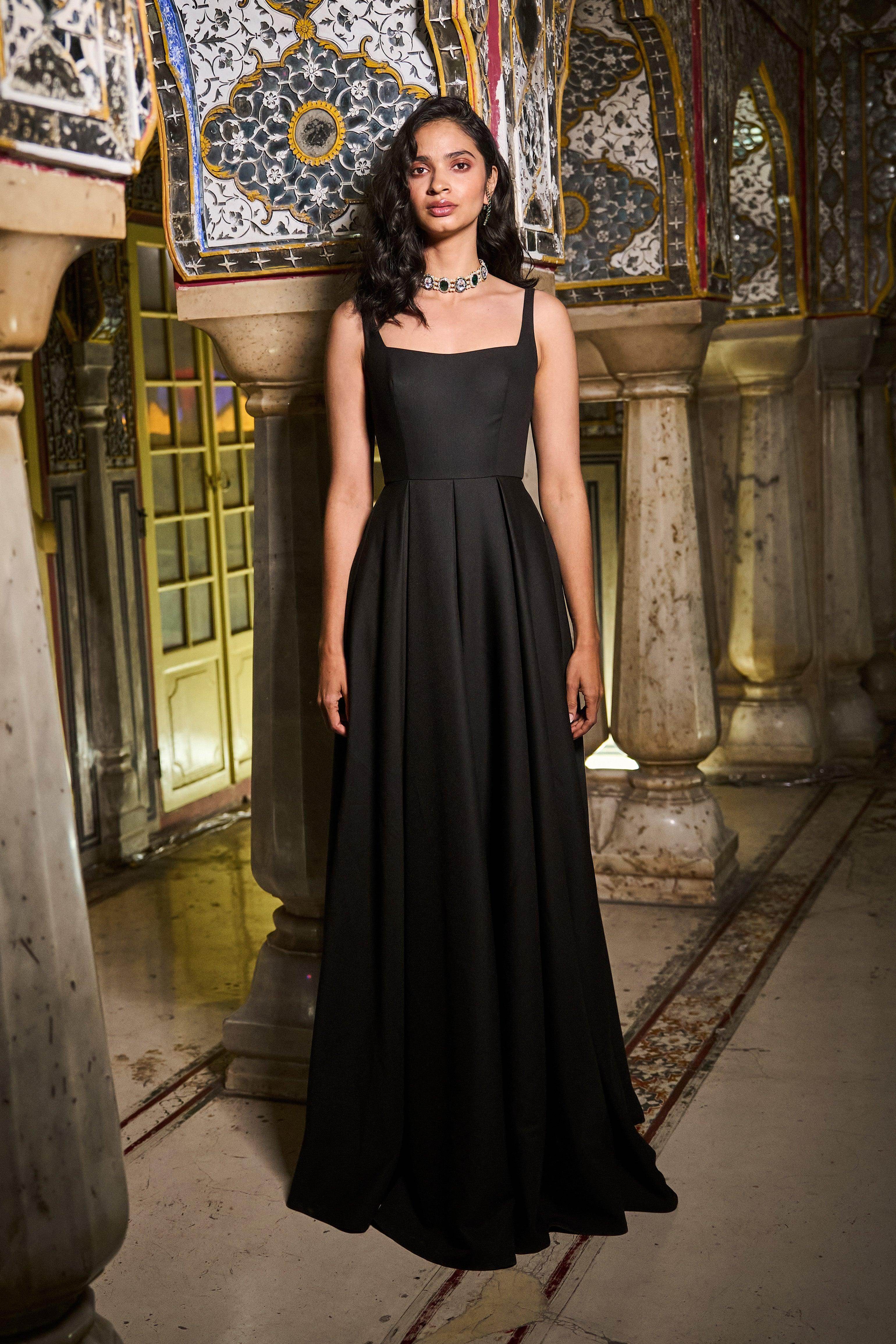 BLACK FLARE GOWN | Dash and Dot at Broadway