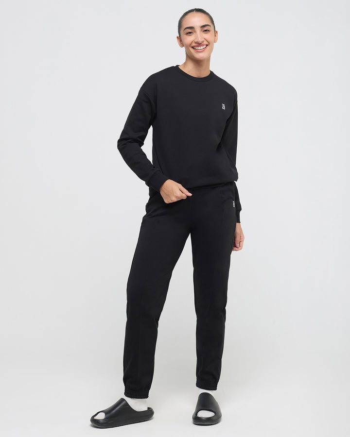 Essential CrewNeck Sweatshirt | Hunnit at Broadway