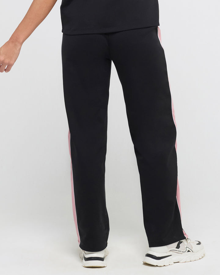 Wave Straight Pants | Hunnit at Broadway