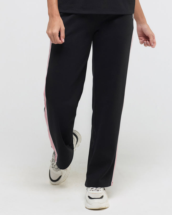 Wave Straight Pants | Hunnit at Broadway