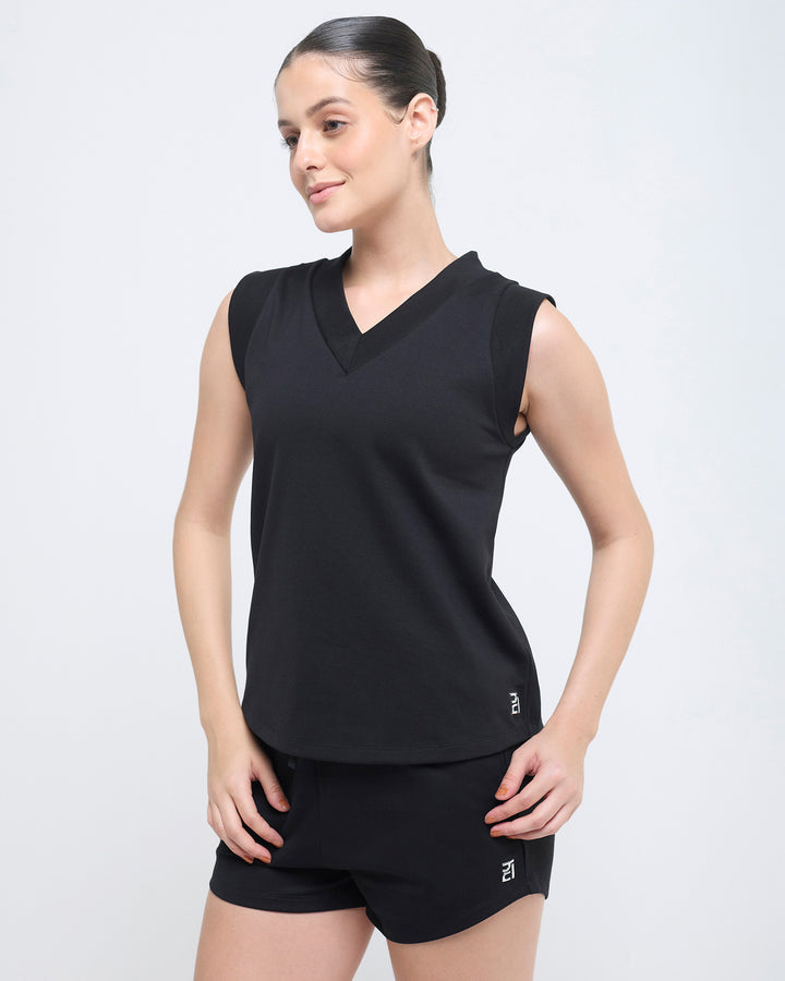 Essential Tank Top | Hunnit at Broadway