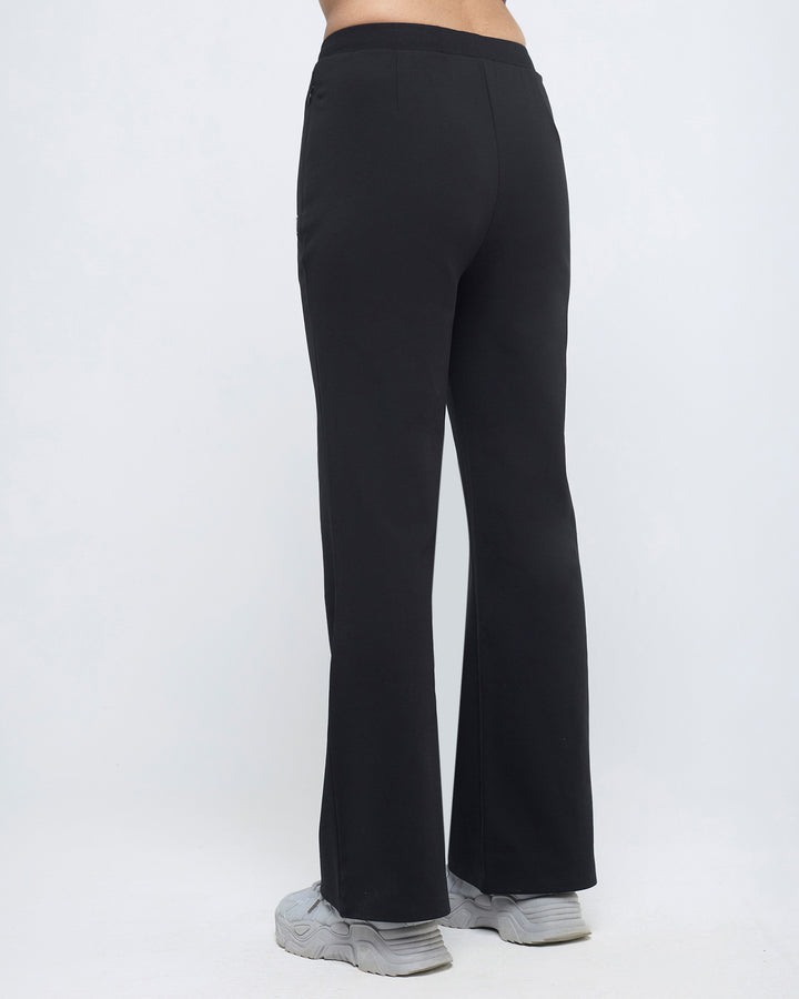 Essential Flare Pants | Hunnit at Broadway