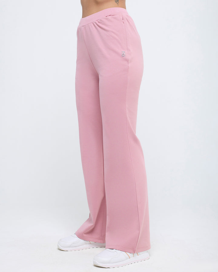 Essential Flare Pants | Hunnit at Broadway