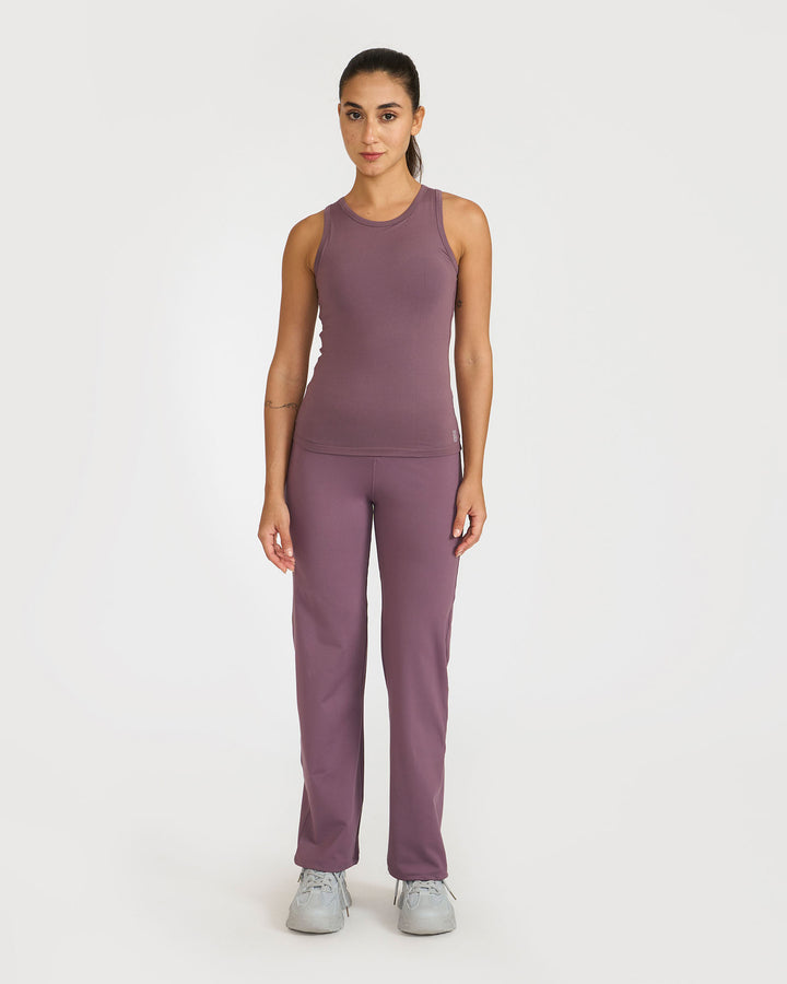 Zen Straight - Fit Pants | Hunnit at Broadway