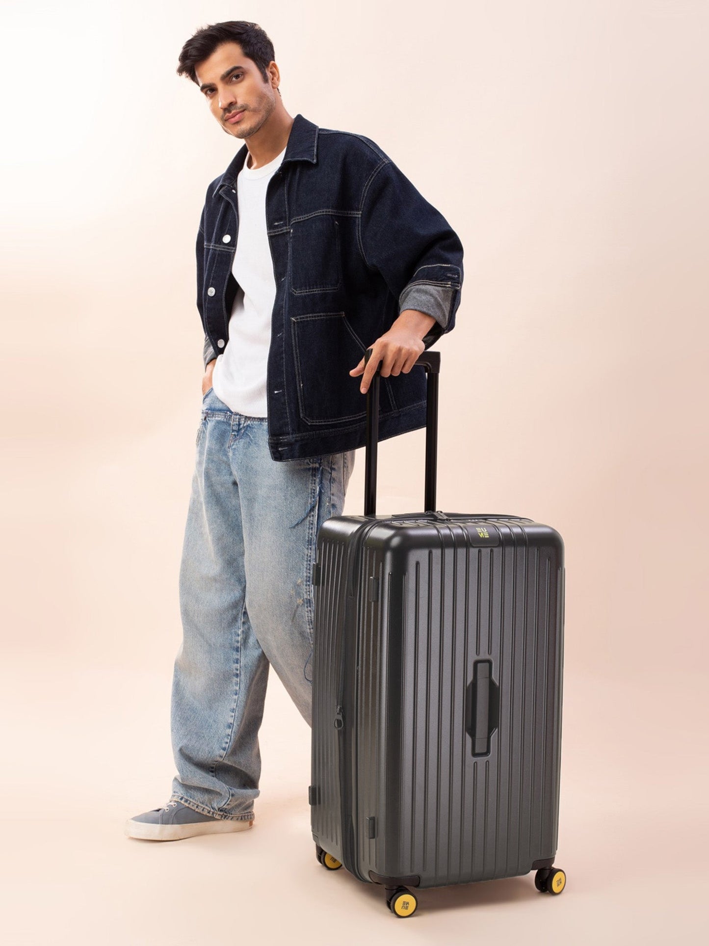 Trunk Check-In Plus- Volcanic Grey