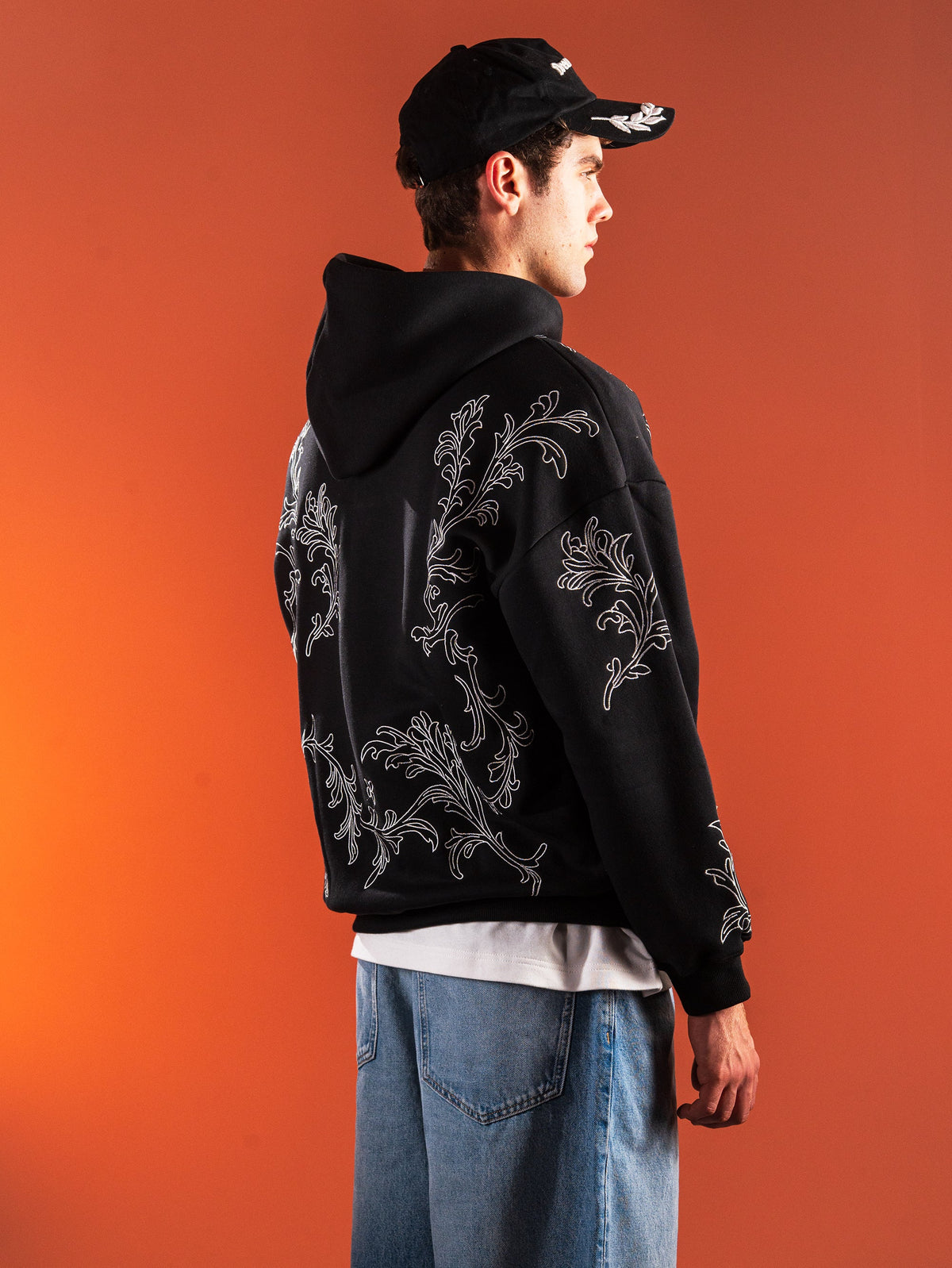 STORM LILY HOODIE - BLACK