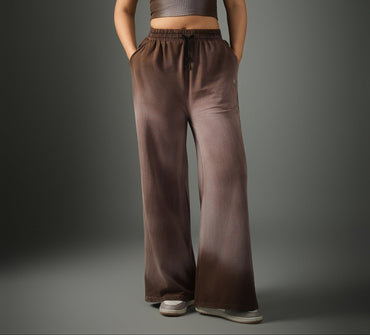 Spray Wash Baggy Joggers – Brown