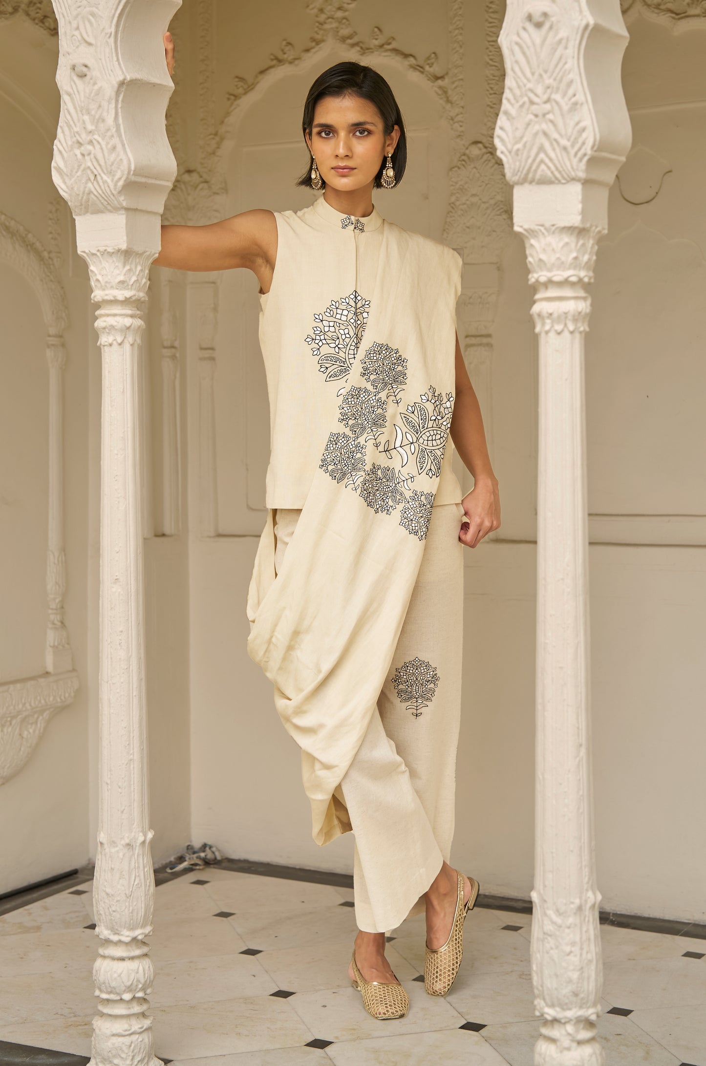 LINEN EMBROIDERED PANT SET WITH SHAWL