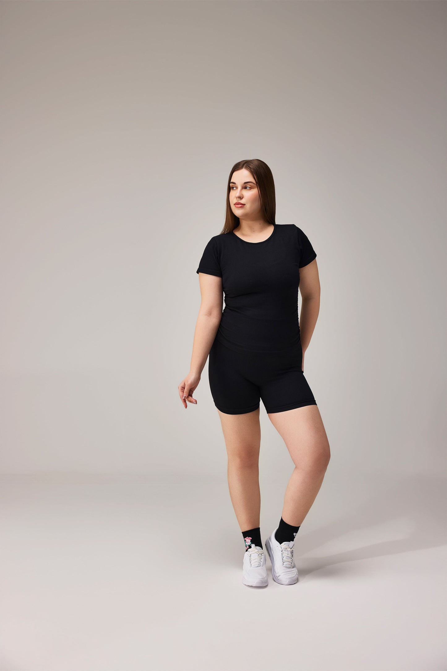 SEAMLESS TSHIRT - BLACK | LALAFLOWER at Broadway