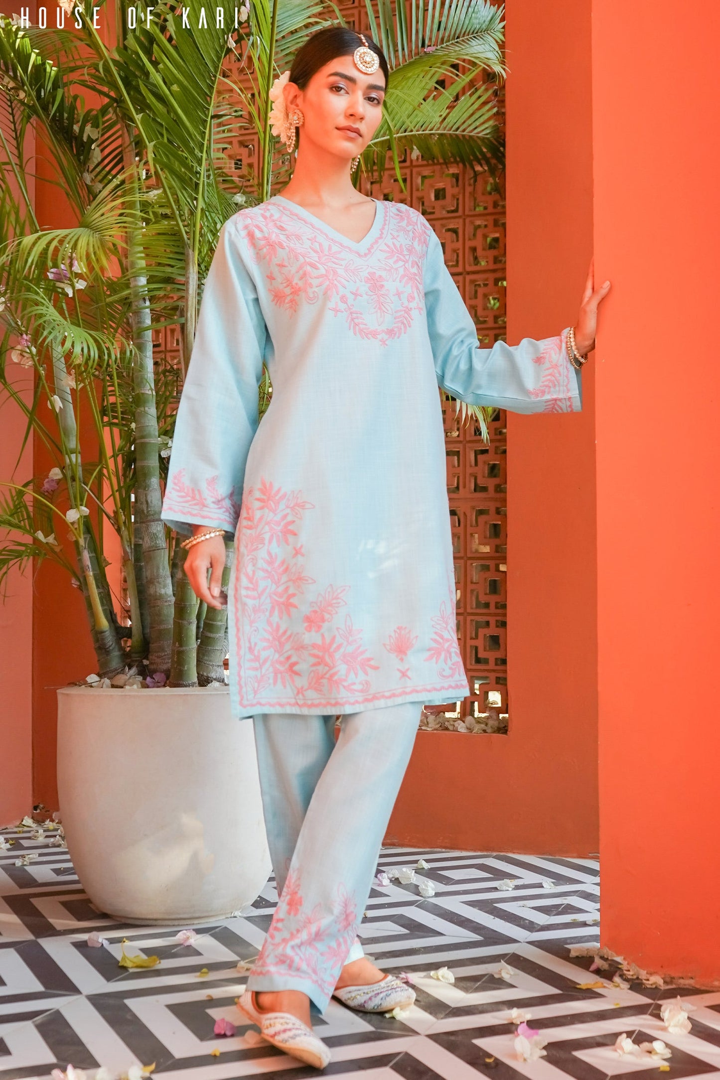 Kritika in Kashmiri Aari Work Cotton Kurta Set - Sky Blue