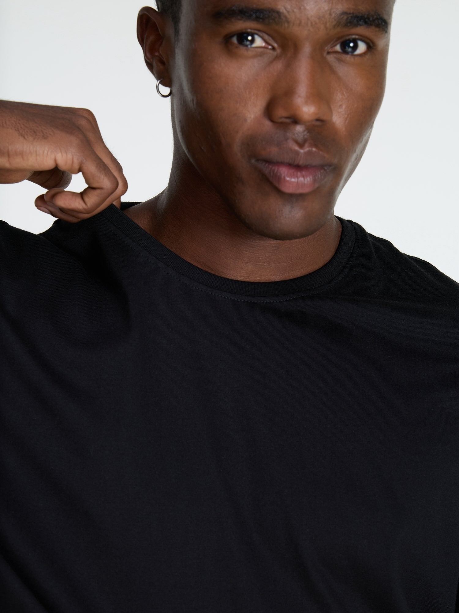Black Supima Crew Neck T-shirt - Relaxed Fit | Cava at Broadway