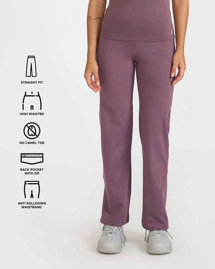 Zen Straight - Fit Pants | Hunnit at Broadway