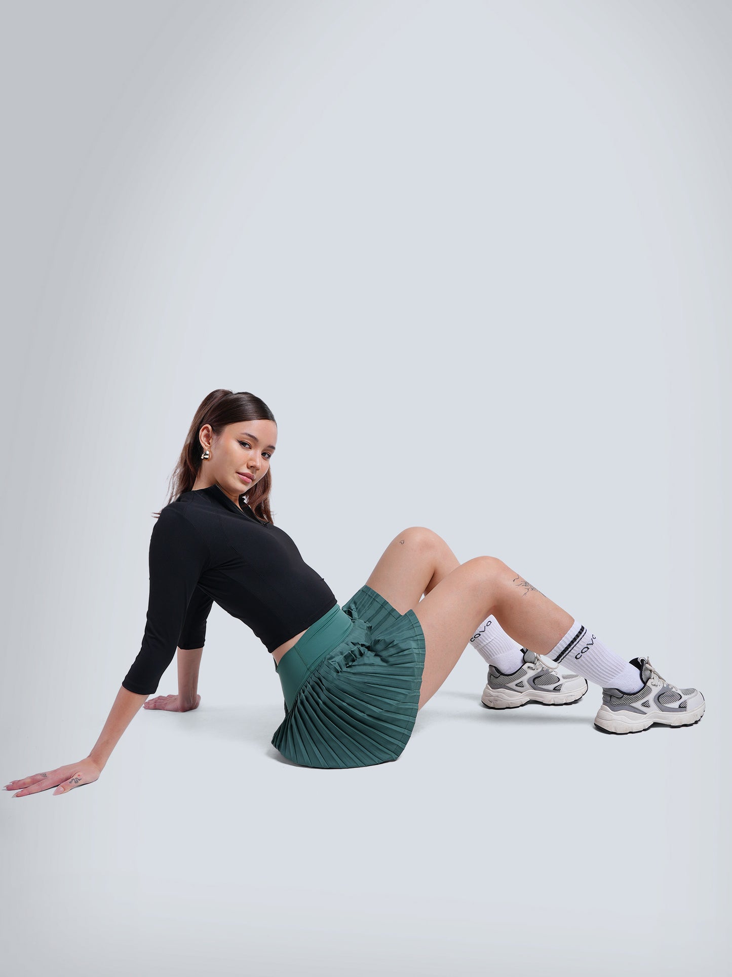 Obsidian Black Silhouette Zip Top