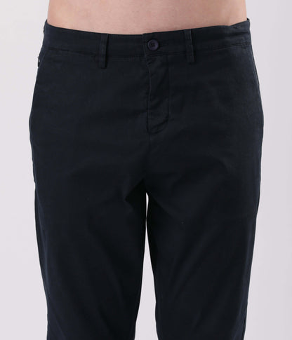 Blue Eyed Turms All Day Worry-Less Intelligent Smart flex Chino in black with precise stitching and button closure.