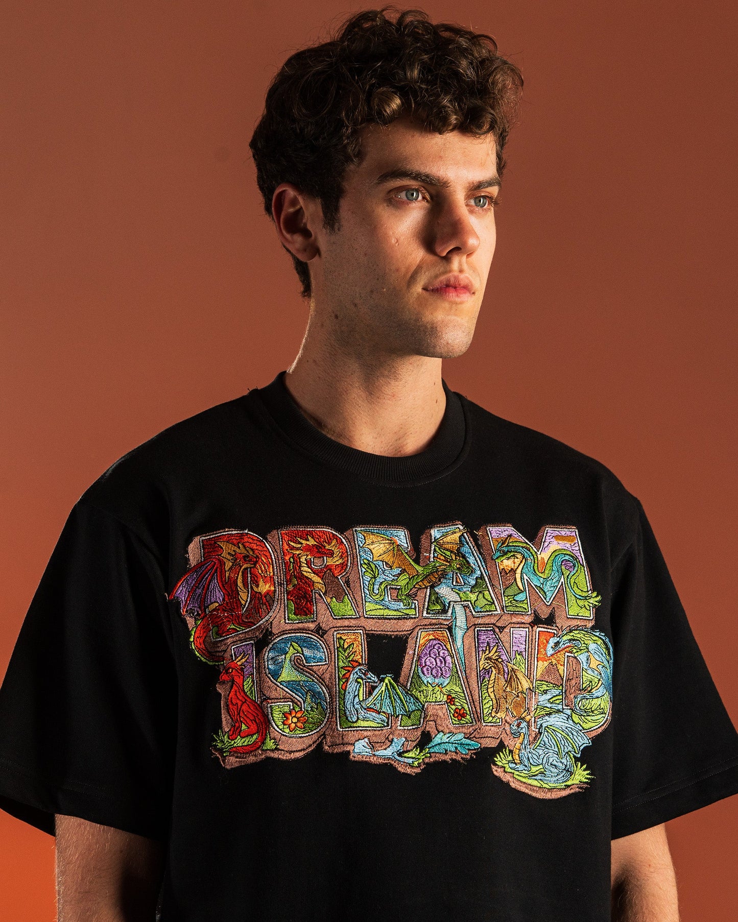 COLLECTIBLE: ISLE OF DRAGONS T-SHIRT - BLACK