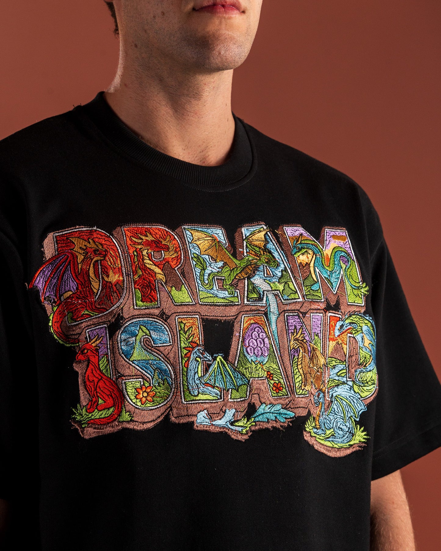 COLLECTIBLE: ISLE OF DRAGONS T-SHIRT - BLACK