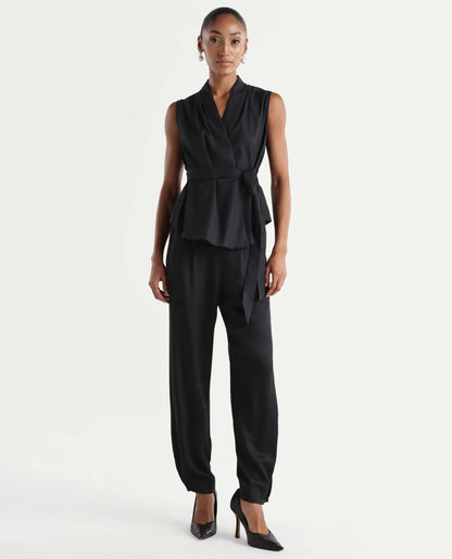 Rareism Women's Tuno Black Linen Blend Carrot Plain Trouser