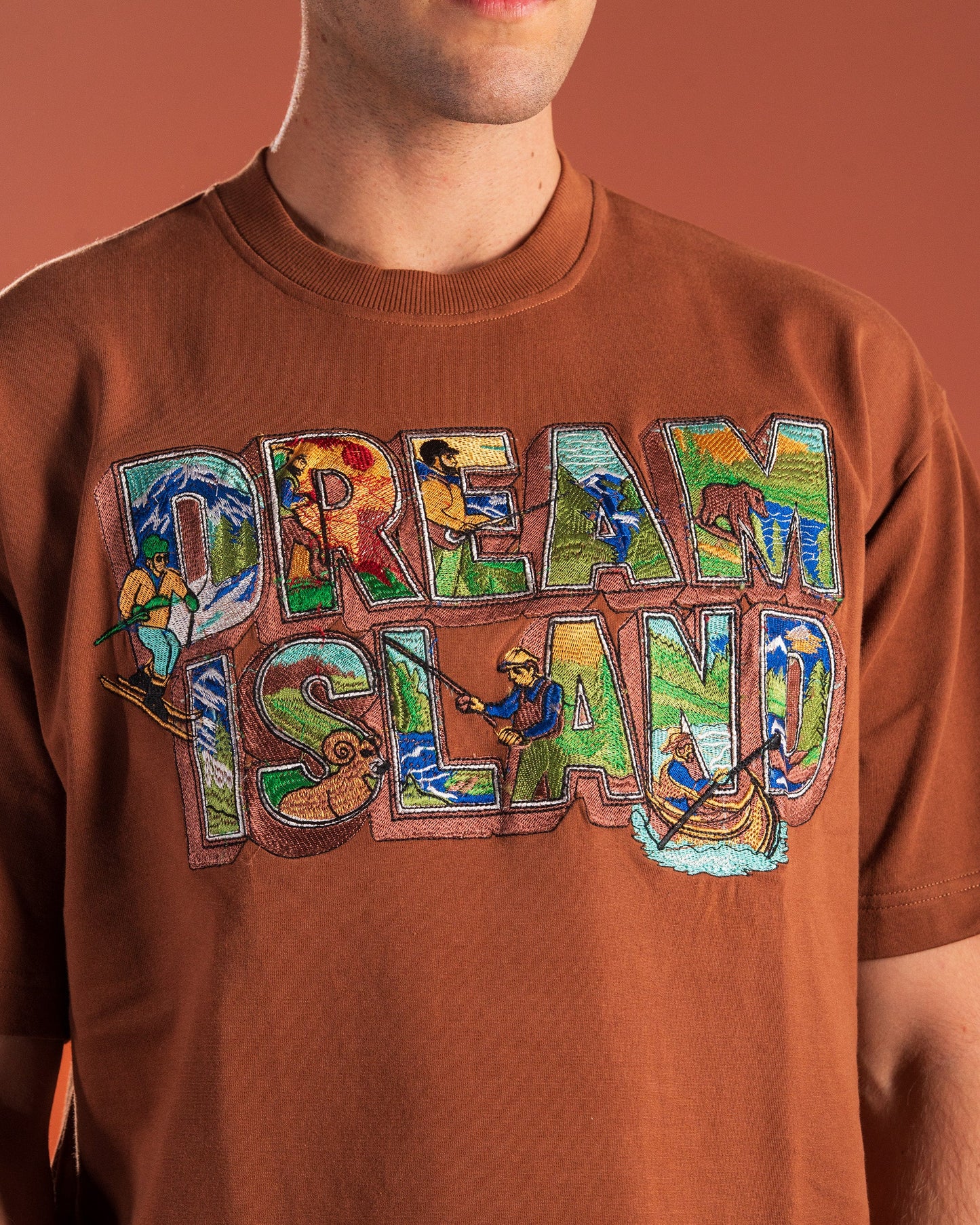 COLLECTIBLES 01 : WILD TRAILS T-SHIRT - BROWN