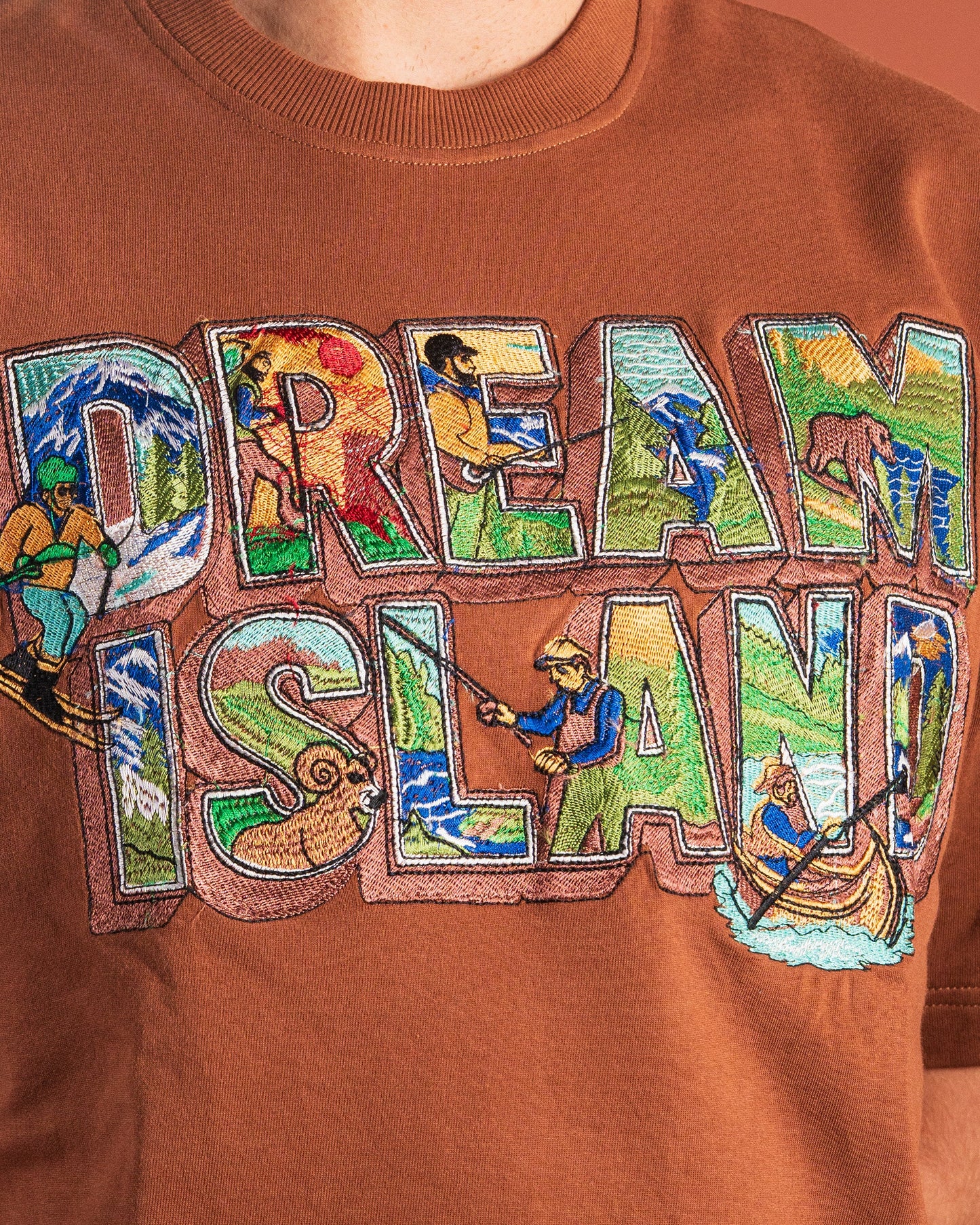 COLLECTIBLES 01 : WILD TRAILS T-SHIRT - BROWN