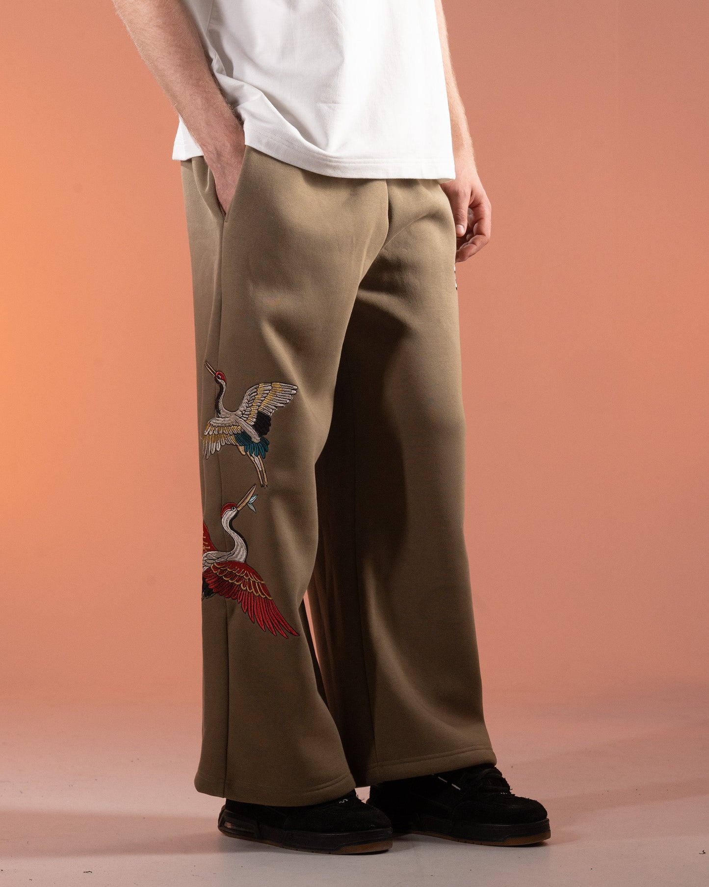 ETERNAL SKY SWEATPANTS - OLIVE