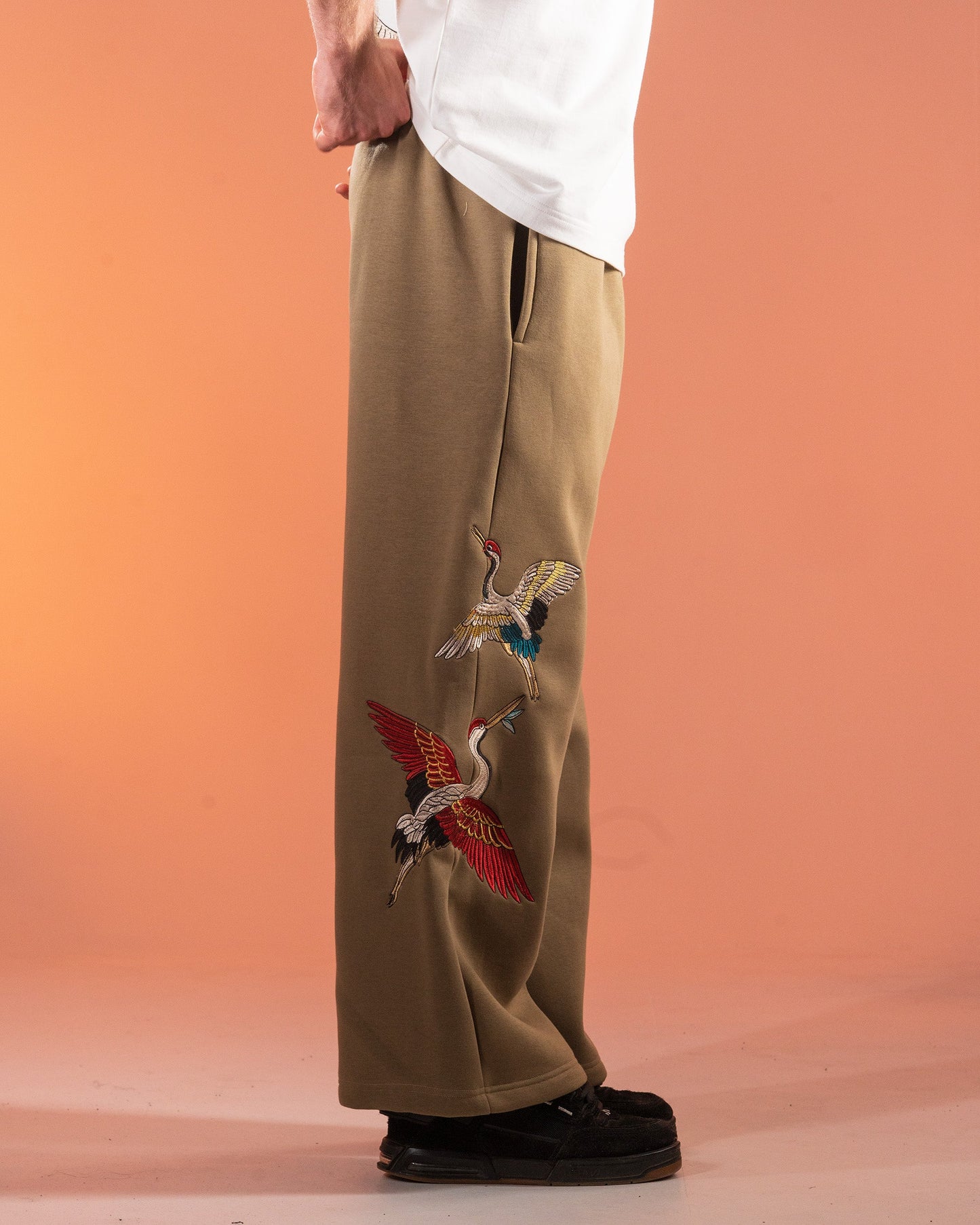 ETERNAL SKY SWEATPANTS - OLIVE