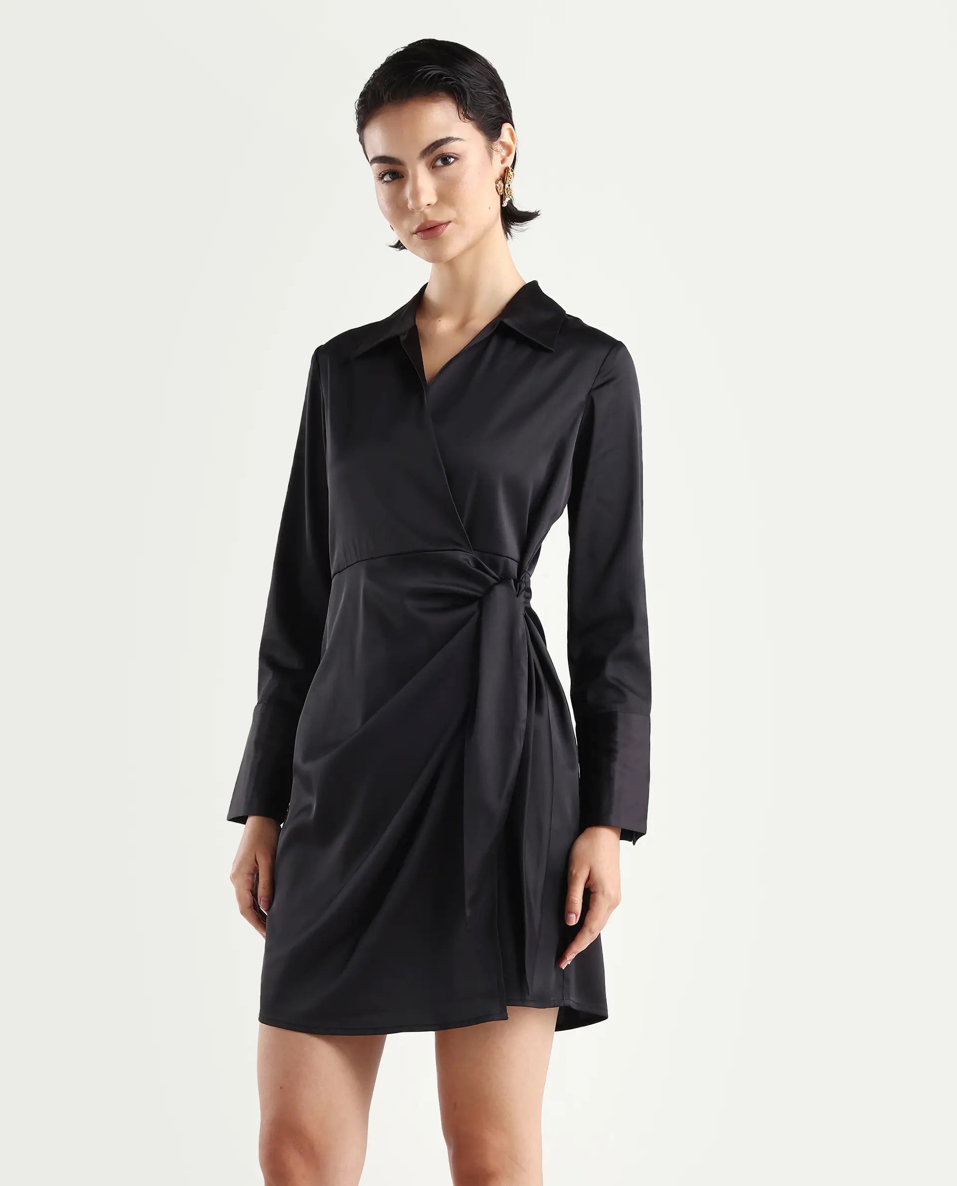 SOLID MINI WRAP DRESS AVIPAL - BLACK | RAREISM at Broadway
