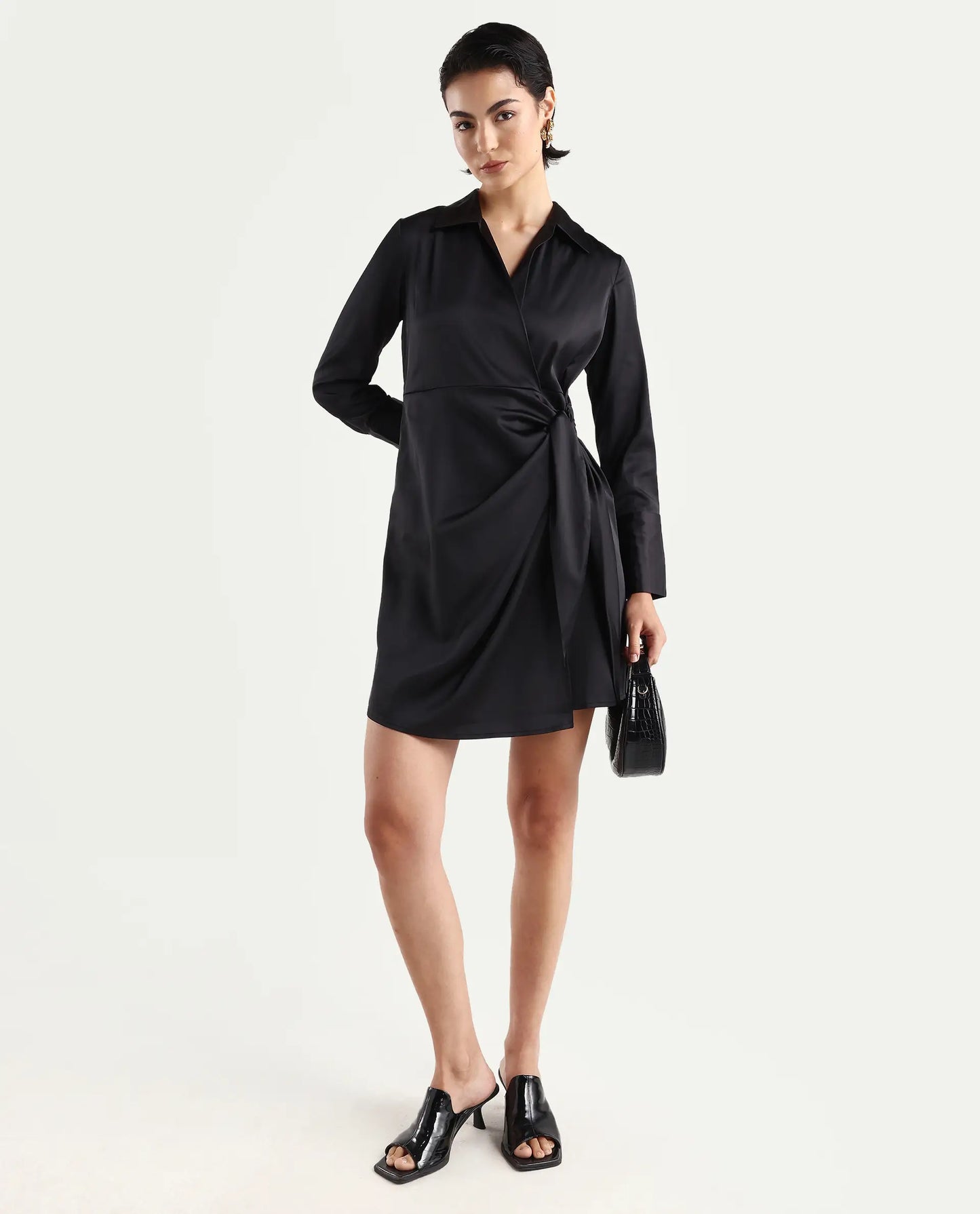 SOLID MINI WRAP DRESS AVIPAL - BLACK | RAREISM at Broadway