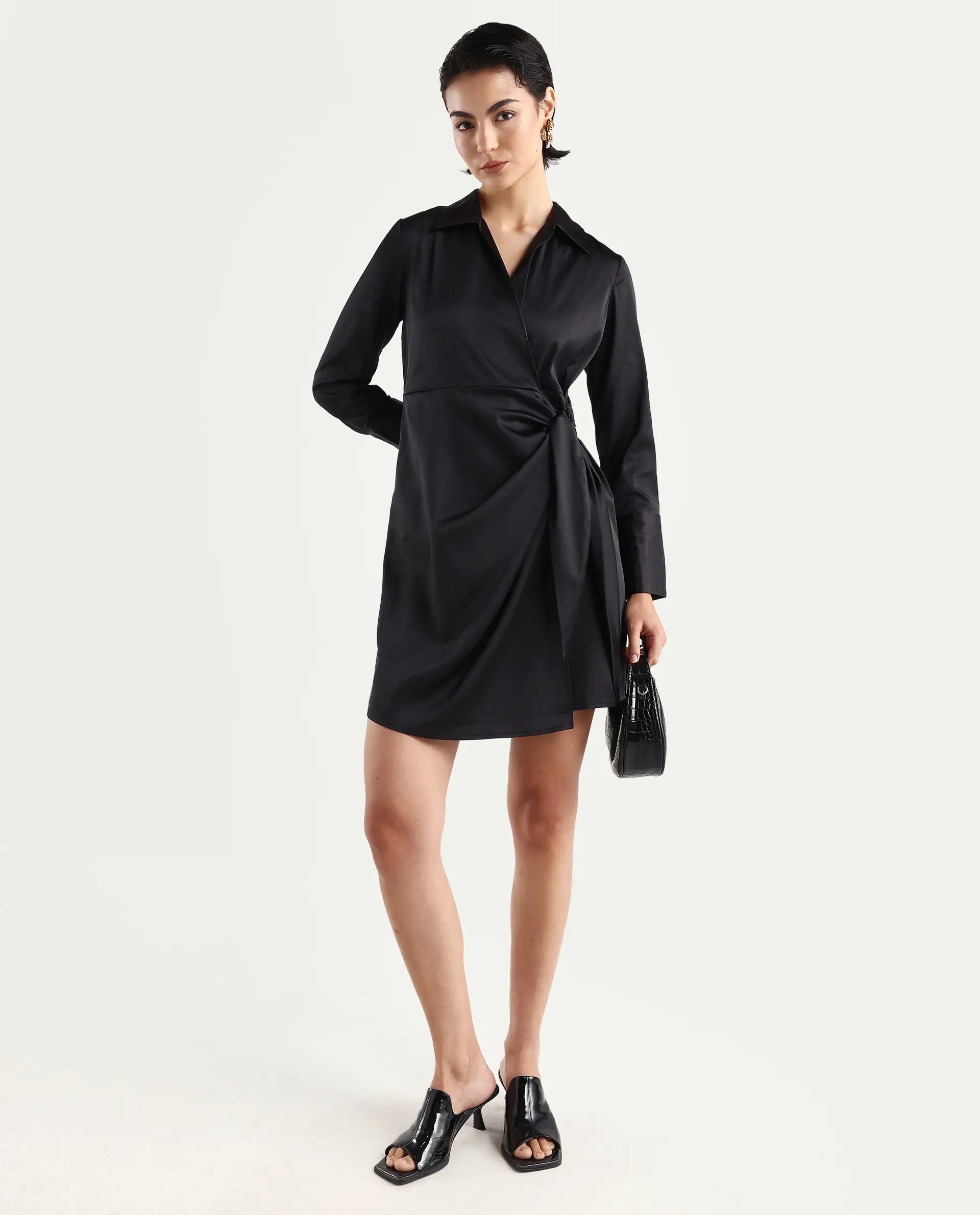 SOLID MINI WRAP DRESS AVIPAL - BLACK | RAREISM at Broadway