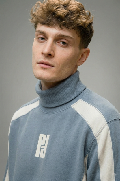 Core Line Sweatshirt - Cloud Blue