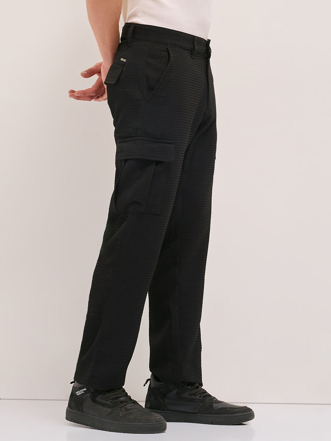 Men Textured Straight Fit Cargos CAR-ABASI-BK