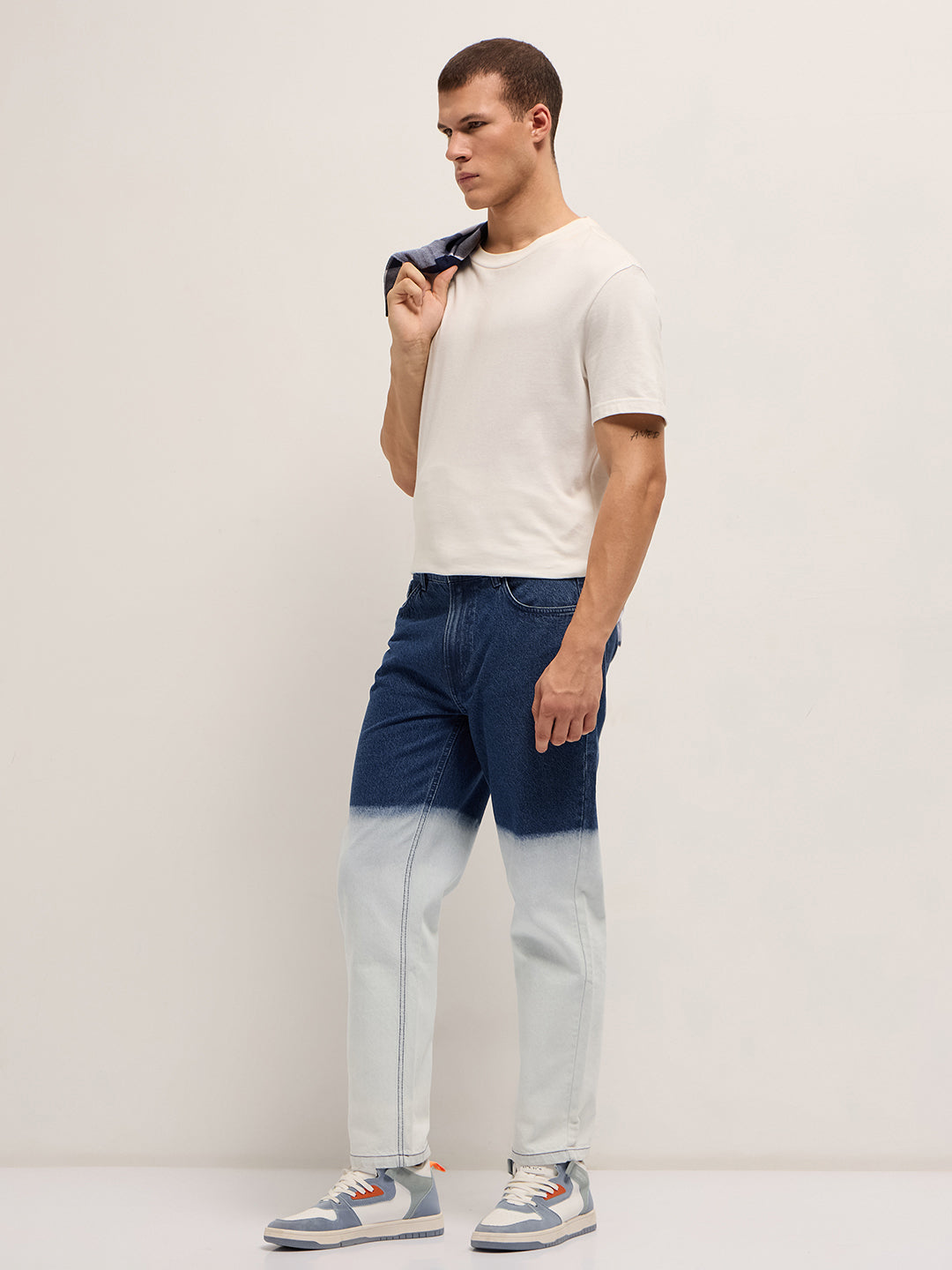 Men's Mid-Rise Dip-Dyed Straight Fit Jeans DBN-BOBILO-MB