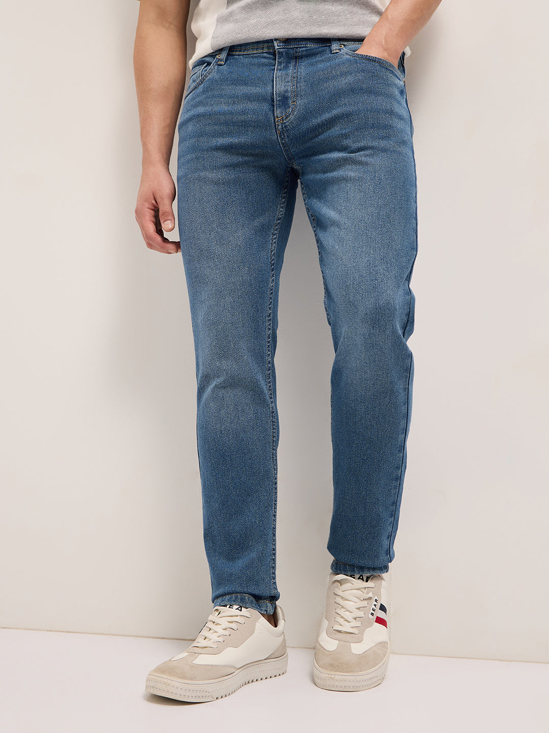 Men Light Fade Mid Rise Slim Fit Jean DBN-JAVI-MB | Bear House at Broadway