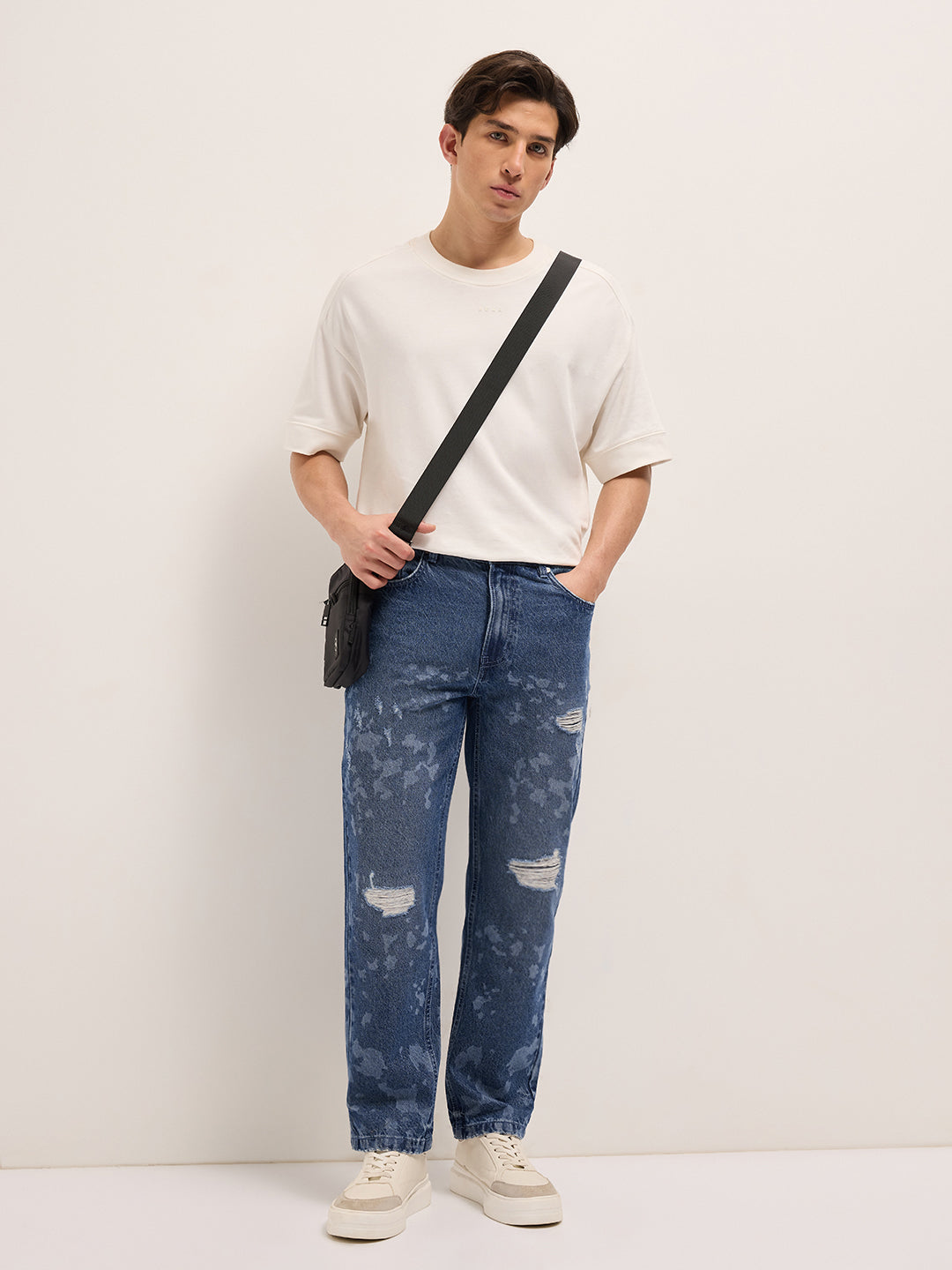 Men's Mid-Rise Straight Fit Distressed Jeans DBN-SILBO-BL