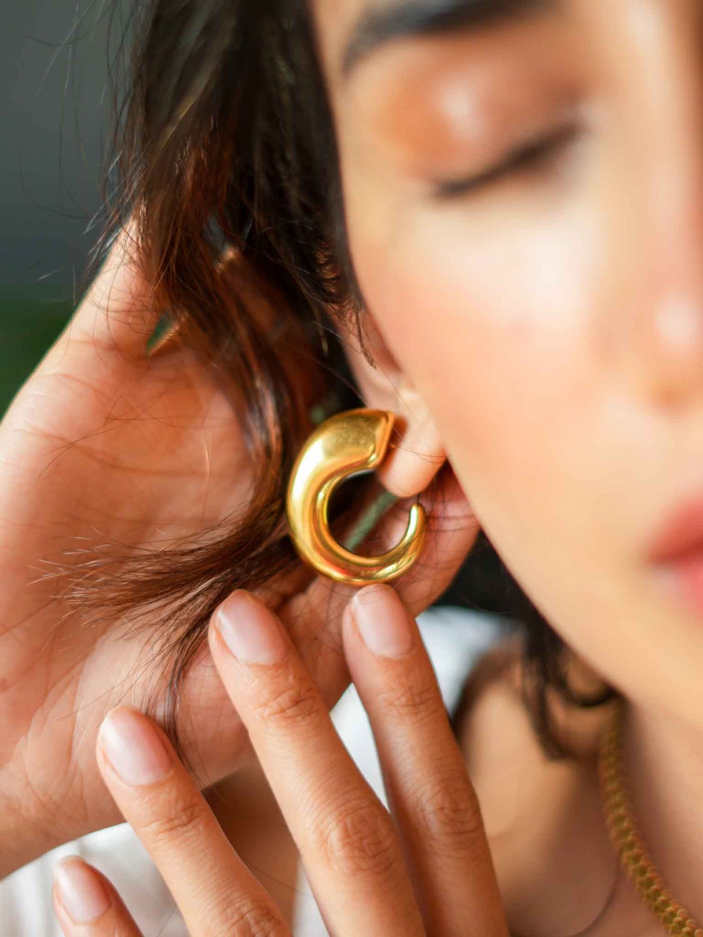 Chunky Half Hoop Earring 18k Gold Plated