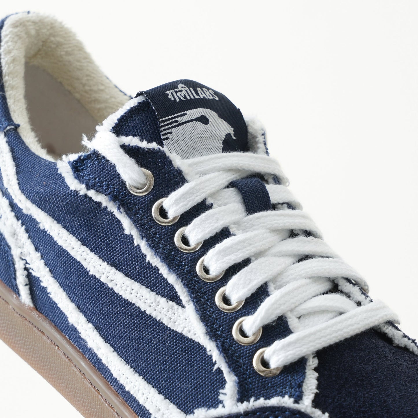 Gully Number 001 - Baaz Leila Navy for Women | Gully Labs at Broadway