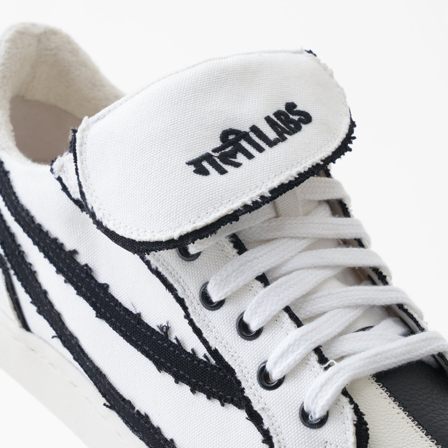 Gully Number 001 x Royal Enfield Hunter 350 - BAAZ WHITESABI TOKYO