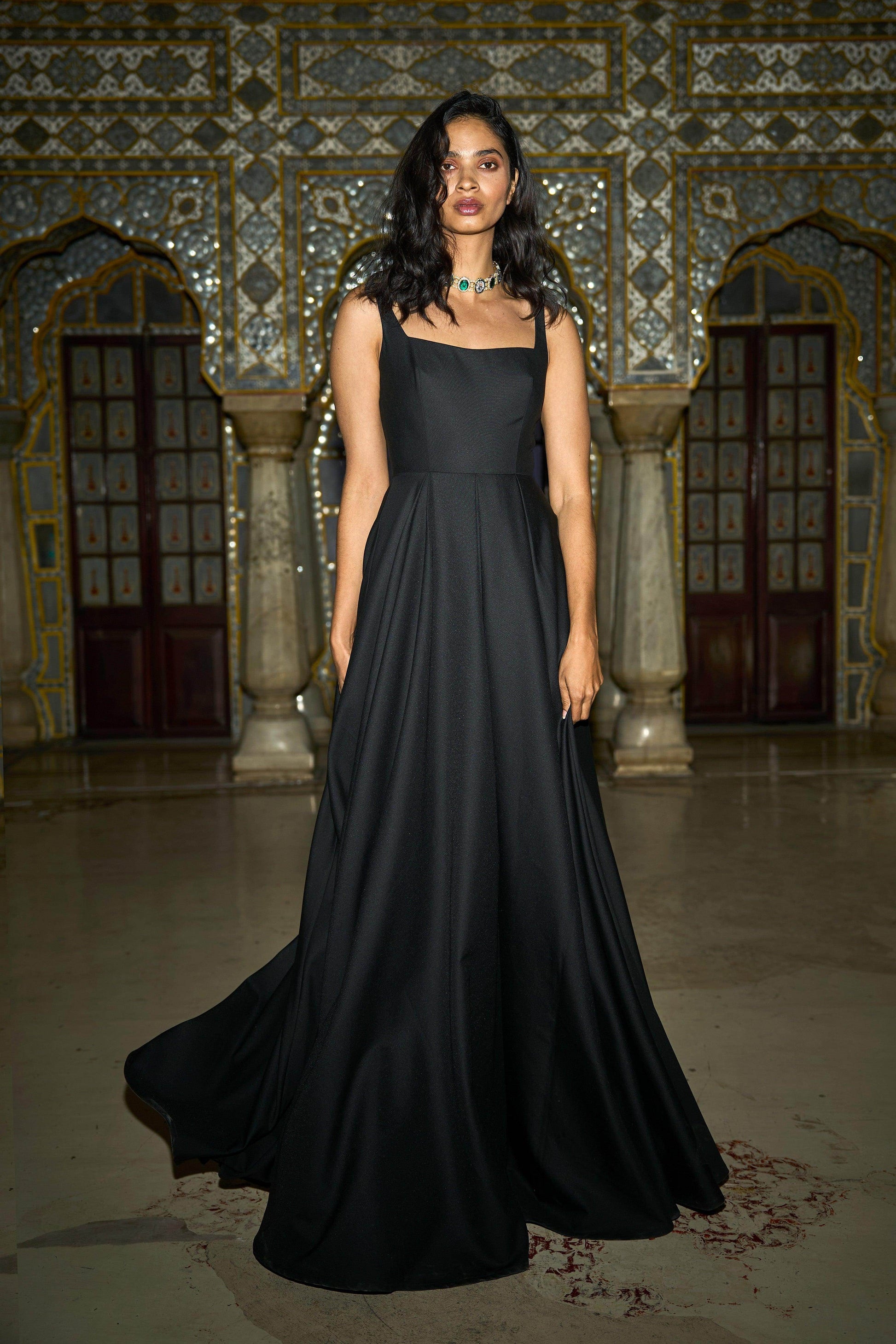 BLACK FLARE GOWN | Dash and Dot at Broadway