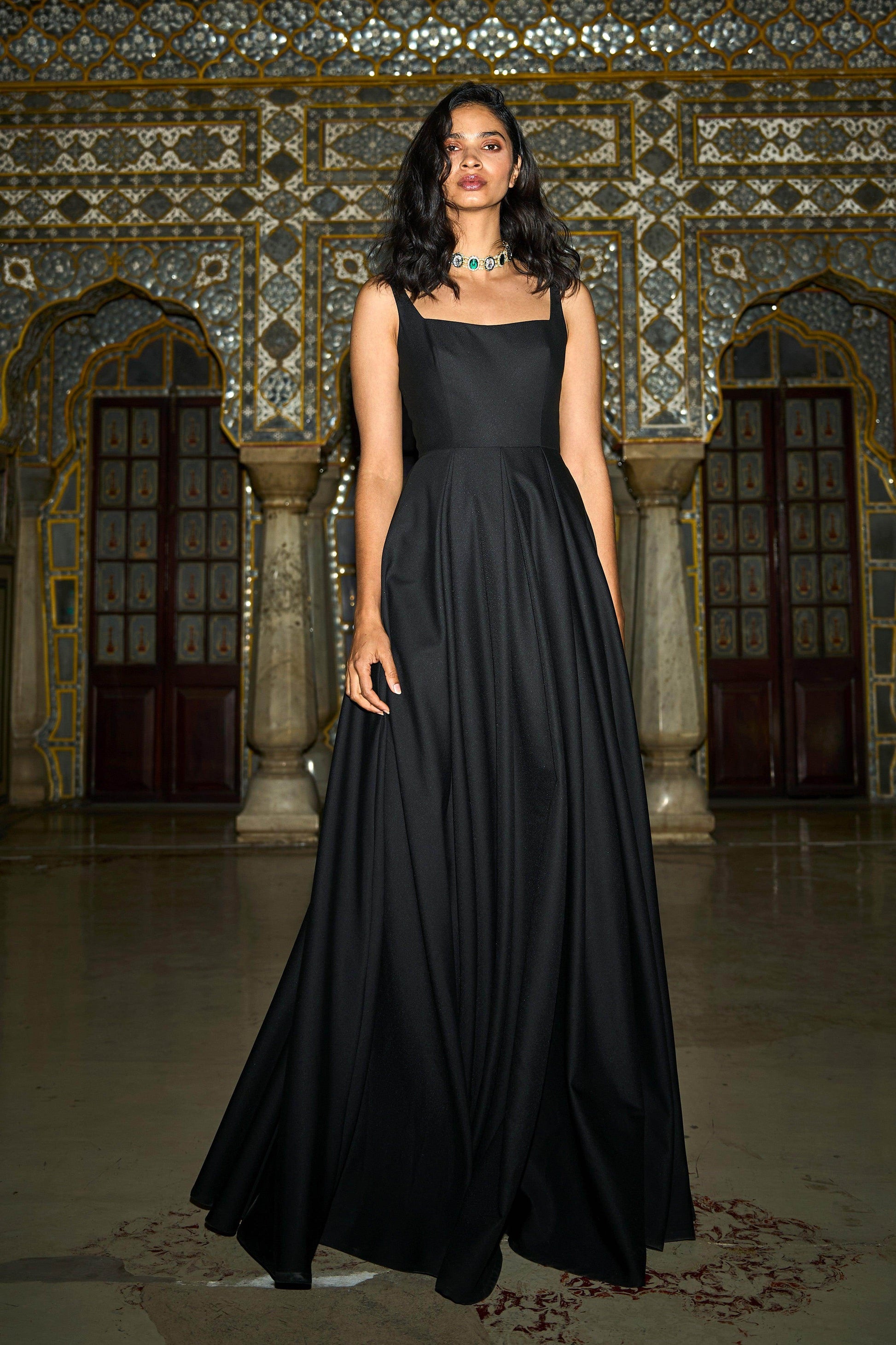 BLACK FLARE GOWN | Dash and Dot at Broadway