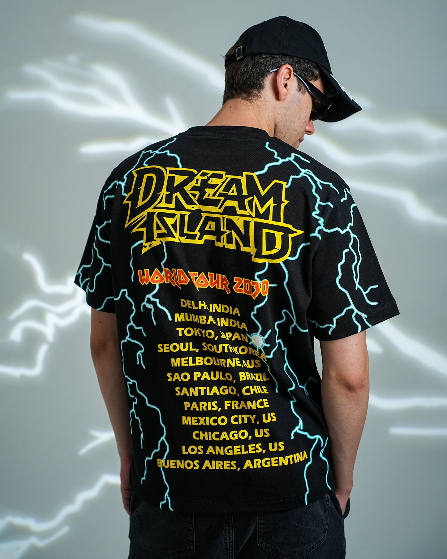 WORLD TOUR T-SHIRT - BLACK