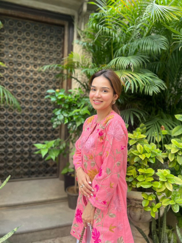 Haania in Kashmiri Aari Work Cotton Kurta Jacket – Pink