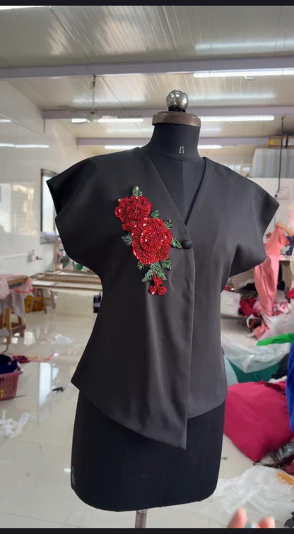 FLOWER EMBROIDERY PATCH TOP | De Novoo at Broadway