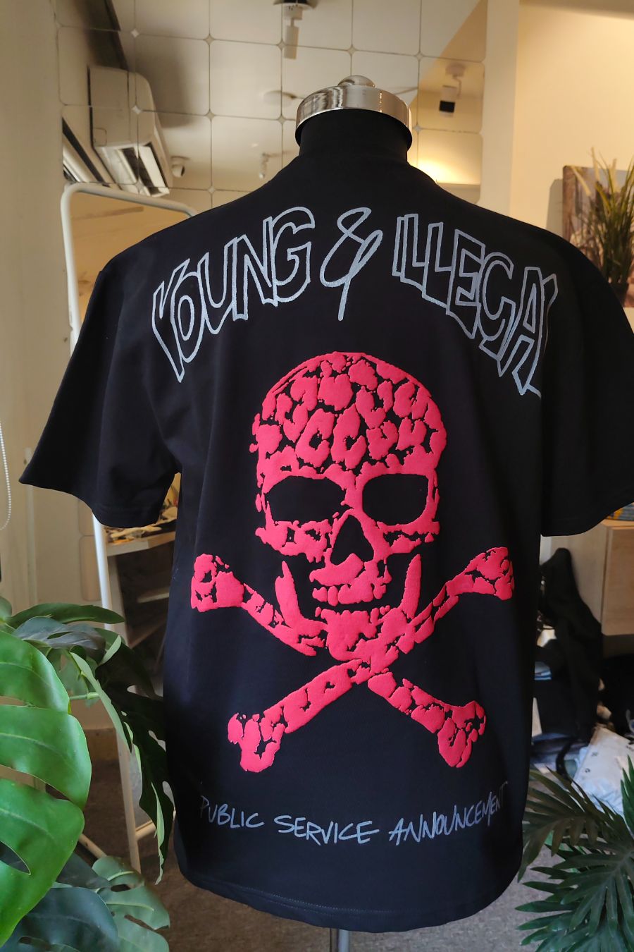 YOUNG & ILLEGAL V1