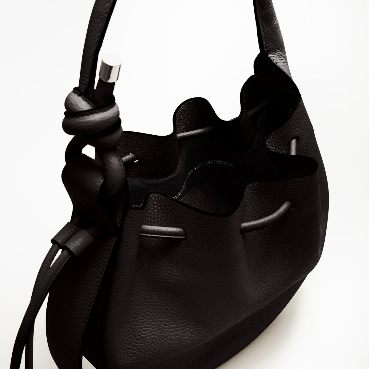 INA BAG MEDIUM PEBBLE BLACK
