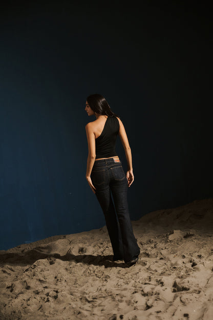 The One-Shoulder Top â€“ Black