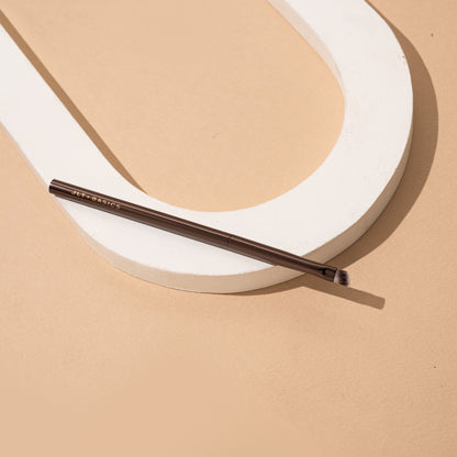 just Lil Things  Angled Liner brush JLTBASICS B0007