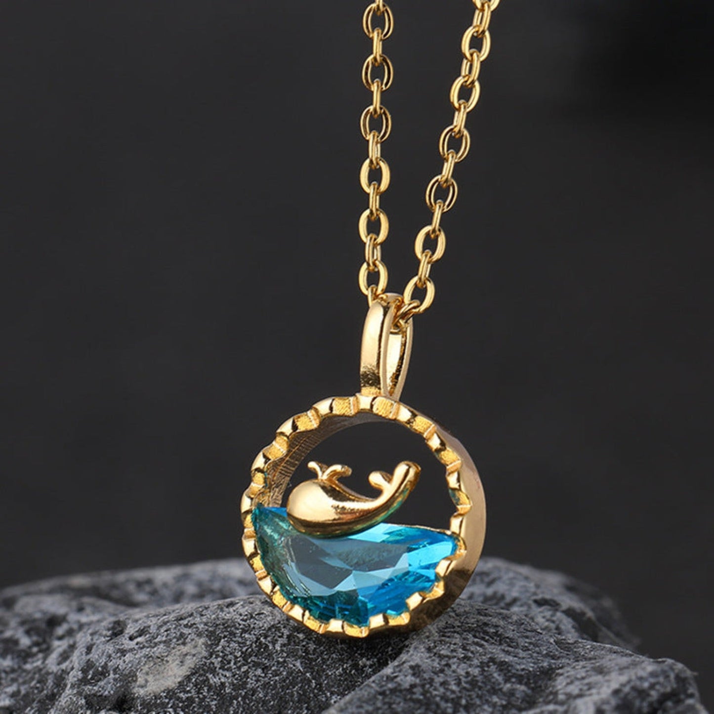 Blue Crystal whale Pendant Necklace â€“ Elegant Nature-Inspired Jewelry JLTN0540