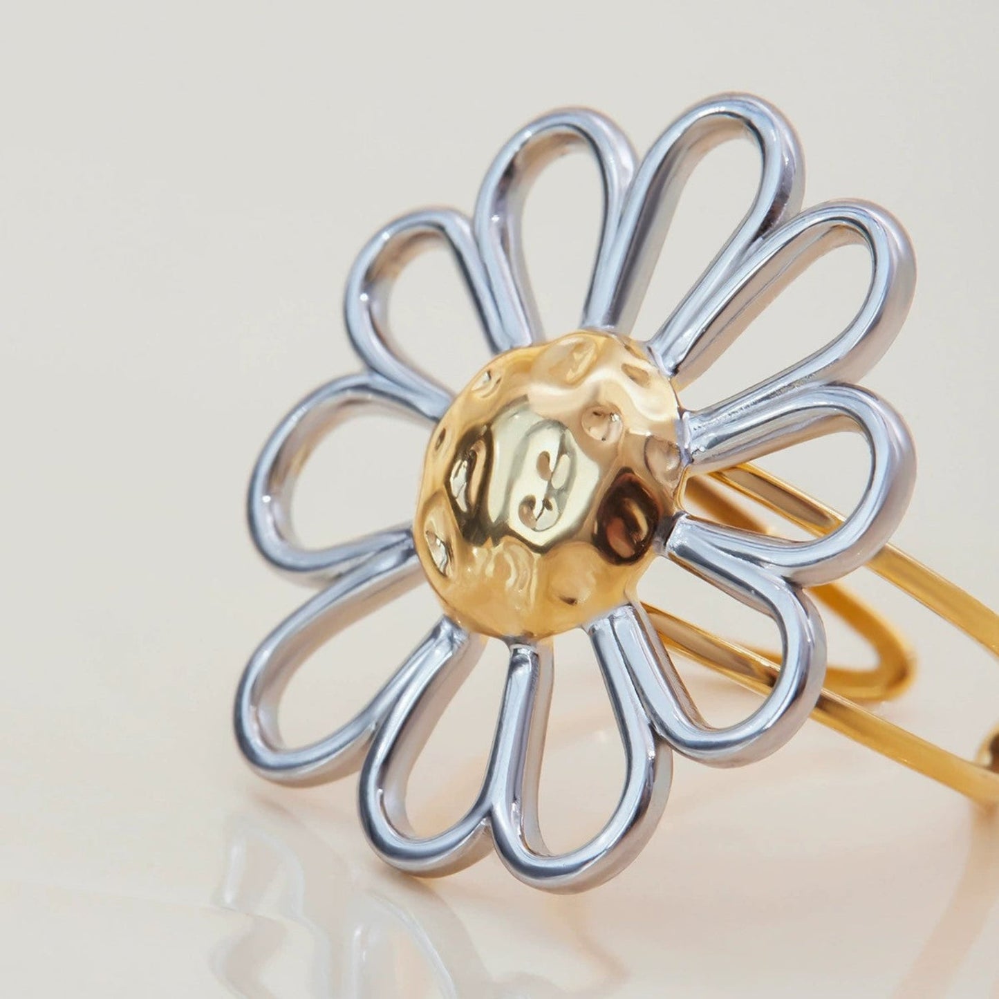 Bold Daisy Dual-Tone Adjustable Ring JLTR